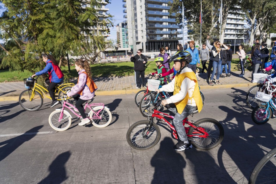 595689 | Bicicleteada - Estación Embarcadero - Sec. Cultura y Educación / Silvina La Calamita