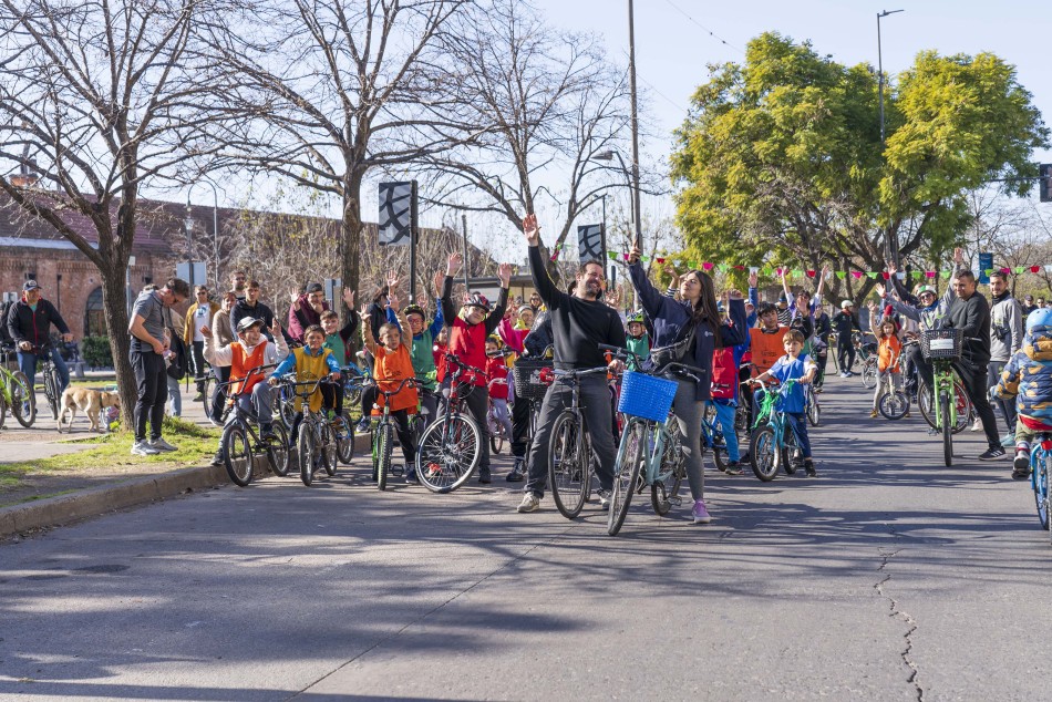 595691 | Bicicleteada - Estación Embarcadero - Sec. Cultura y Educación / Silvina La Calamita