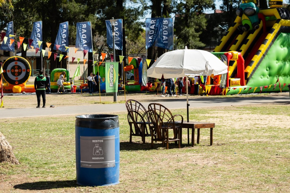 609385 | Juegos Jadar: el municipio refuerza las tareas de limpieza en el Parque Independencia  -