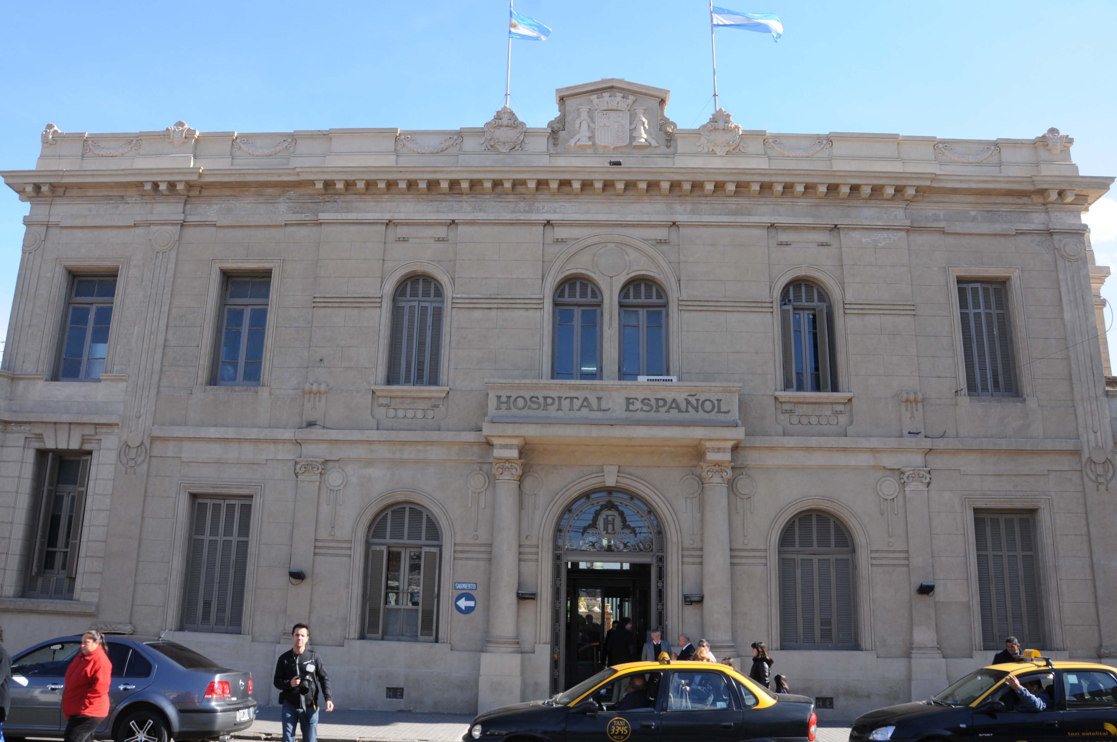 Noticias MR | Fueron inauguradas las obras de restauración de la fachada del Hospital Español