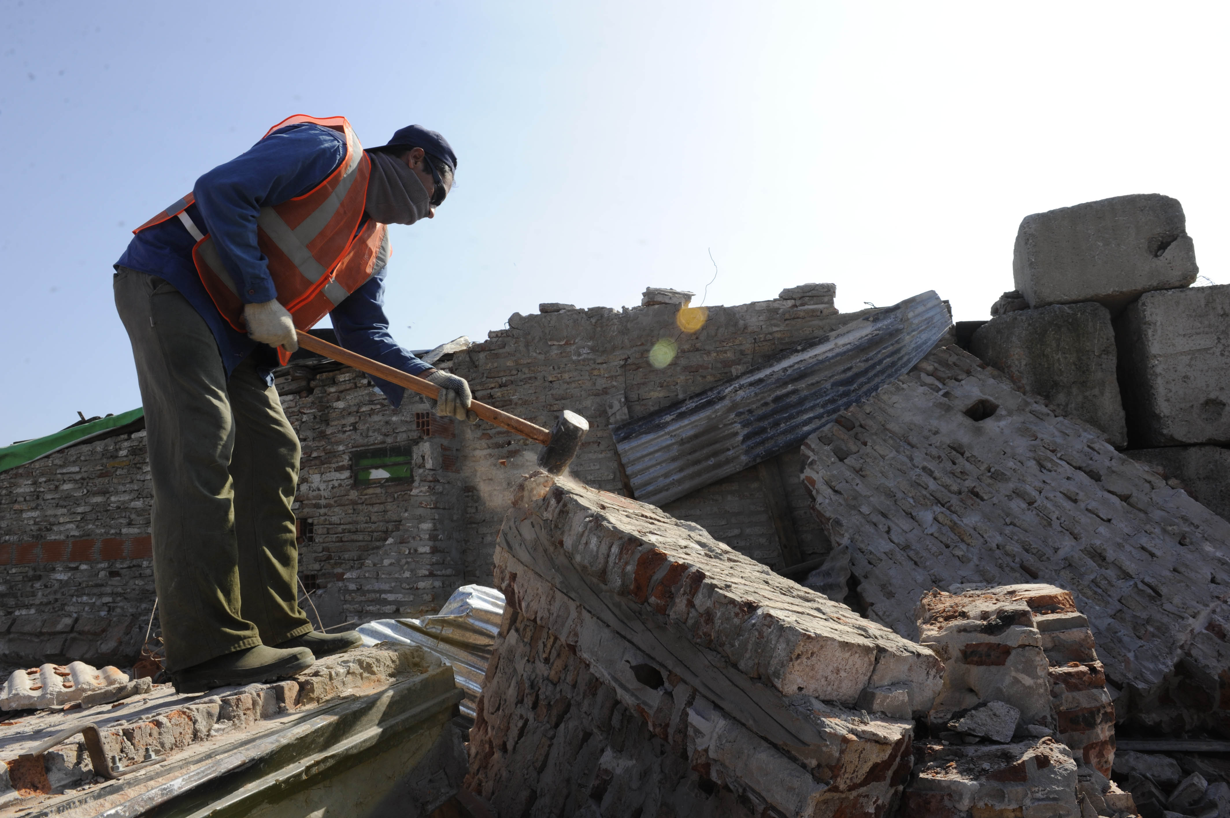 Noticias MR | La Municipalidad derribó un búnker de drogas en la zona sur  de Rosario
