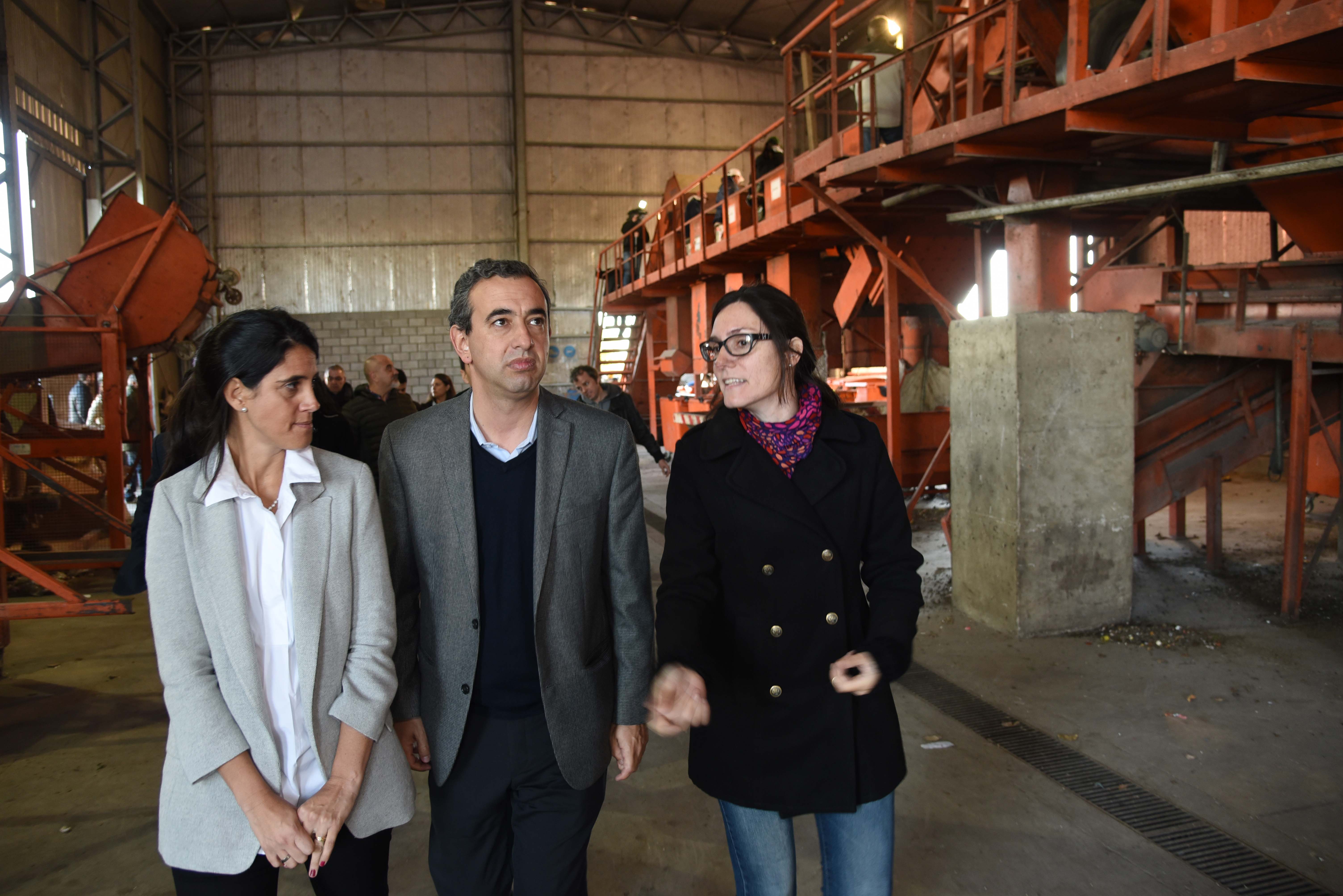 Pablo Javkin, Secretario de Gobierno Municipal, recorriendo la Planta de Bella Vista