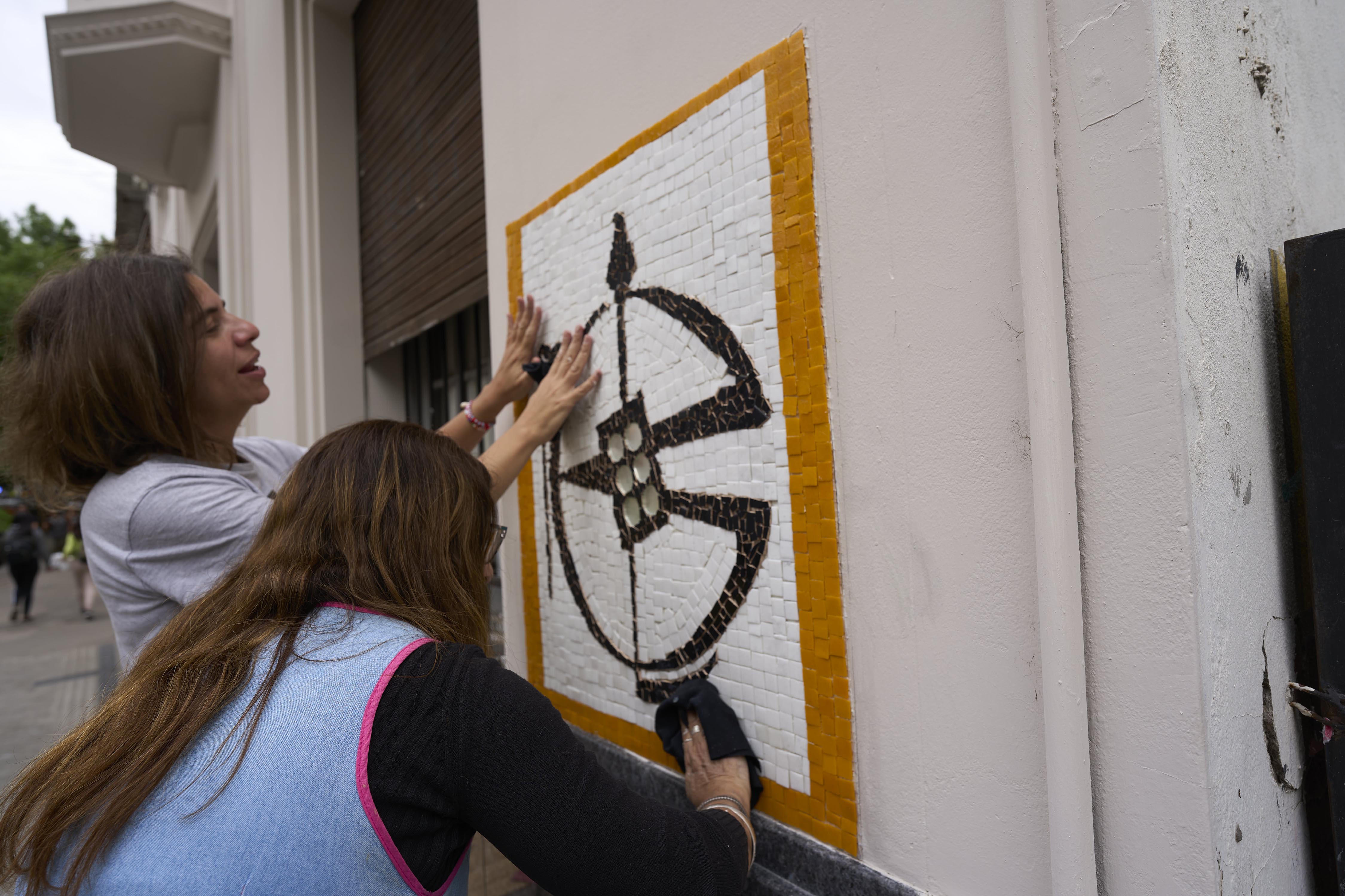 mural braille