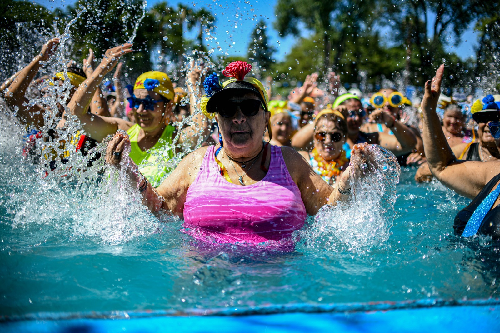 Noticias MR | Unas 5.000 personas que asisten a centros Cuidar disfrutan el verano en las colonias municipales